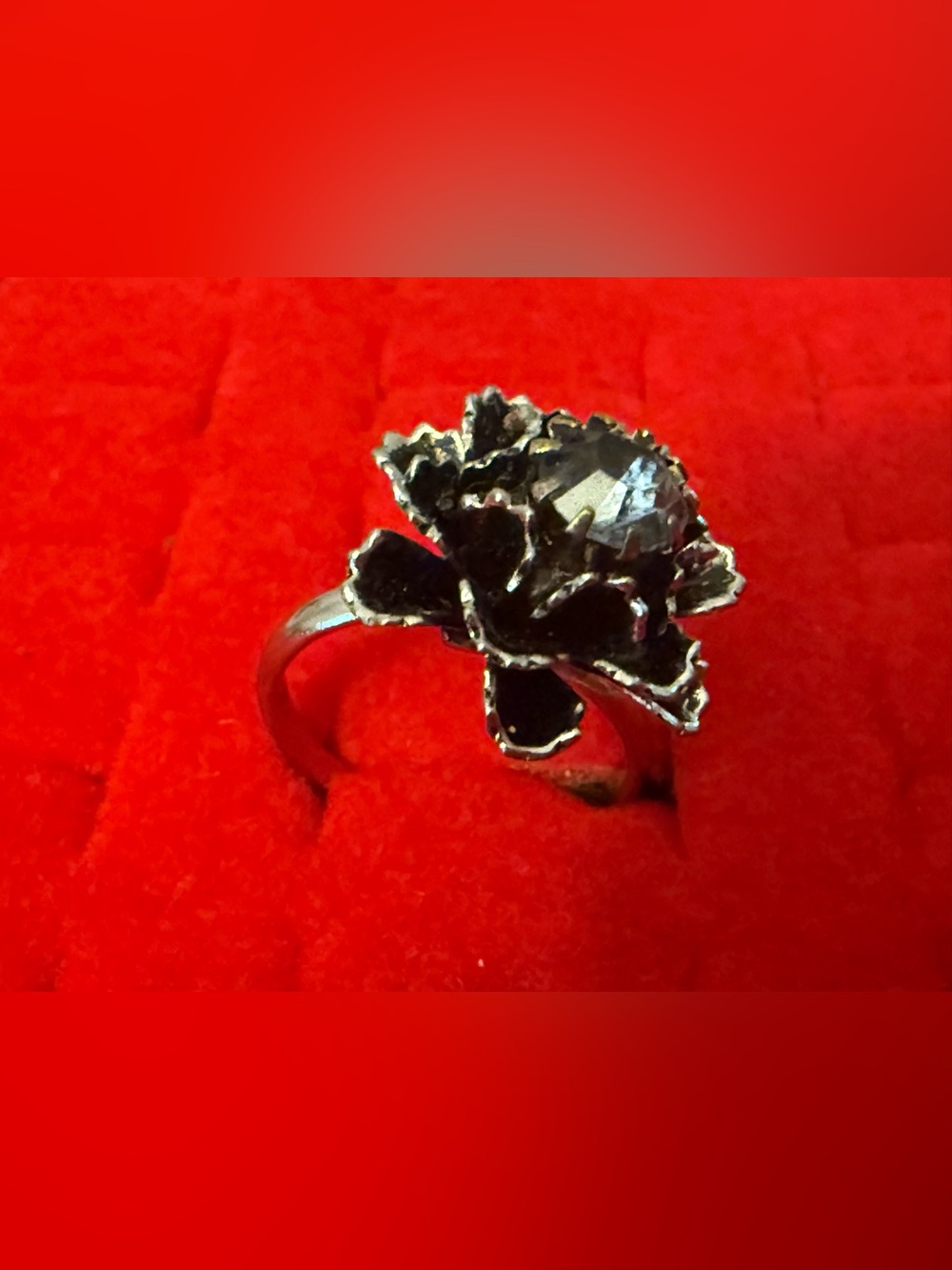 Vintage Vogue Silvertone Black Ring size 6